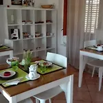 Alojamento de Acomodação e Pequeno-almoço La Piazzetta 2*